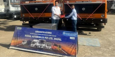 duggal-automobiles-ashok-leyland-handover